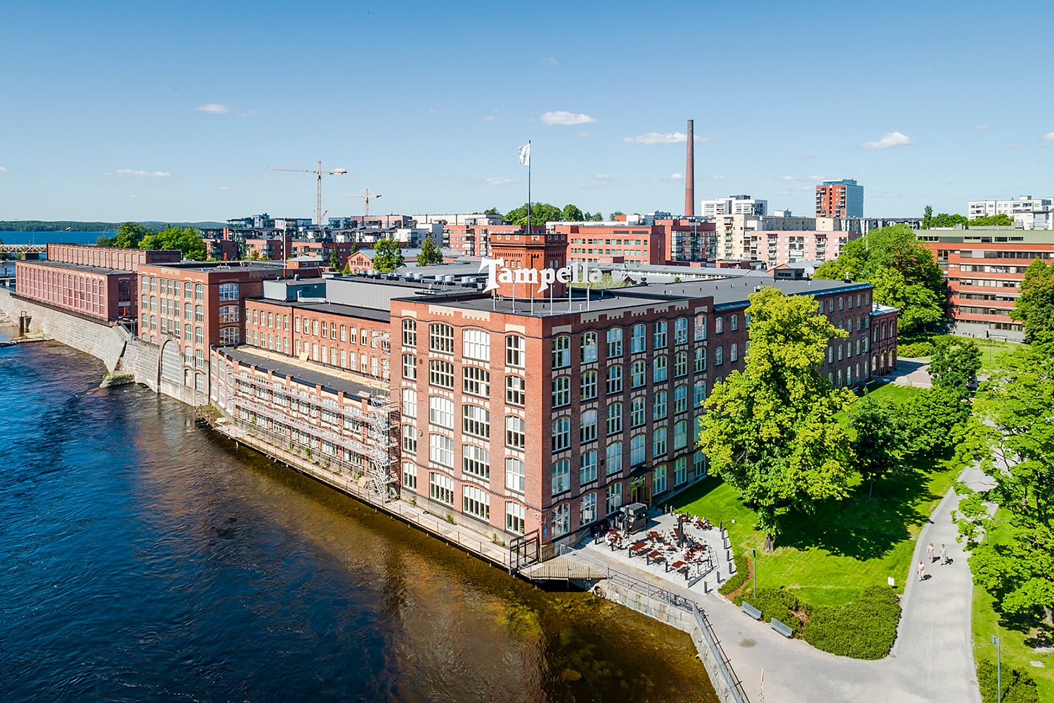 Tampereen Kelloportinkatu 1 toimitilakiinteistön julkisivukuva